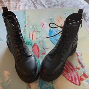 Super cute Steve Madden boots